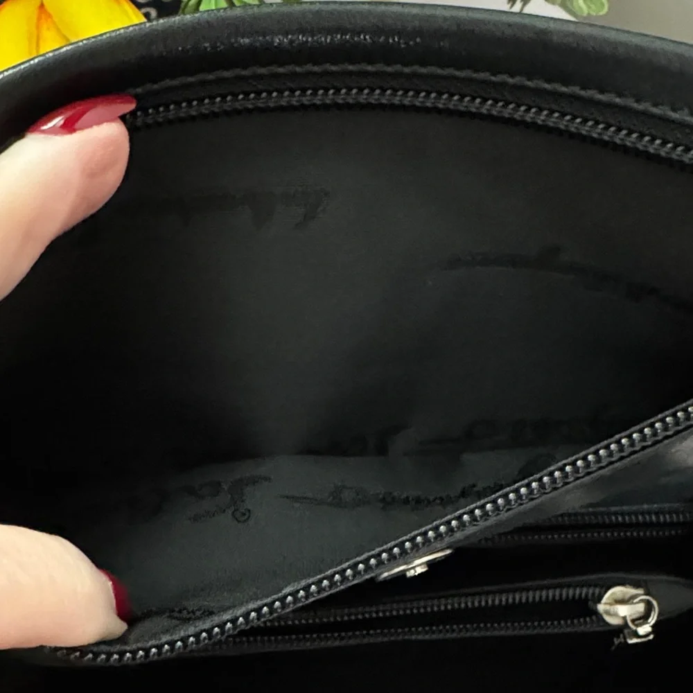 Salvatore Ferragamo Black Shoulder Bag EUC AU21 9660 - Picture 10 of 12